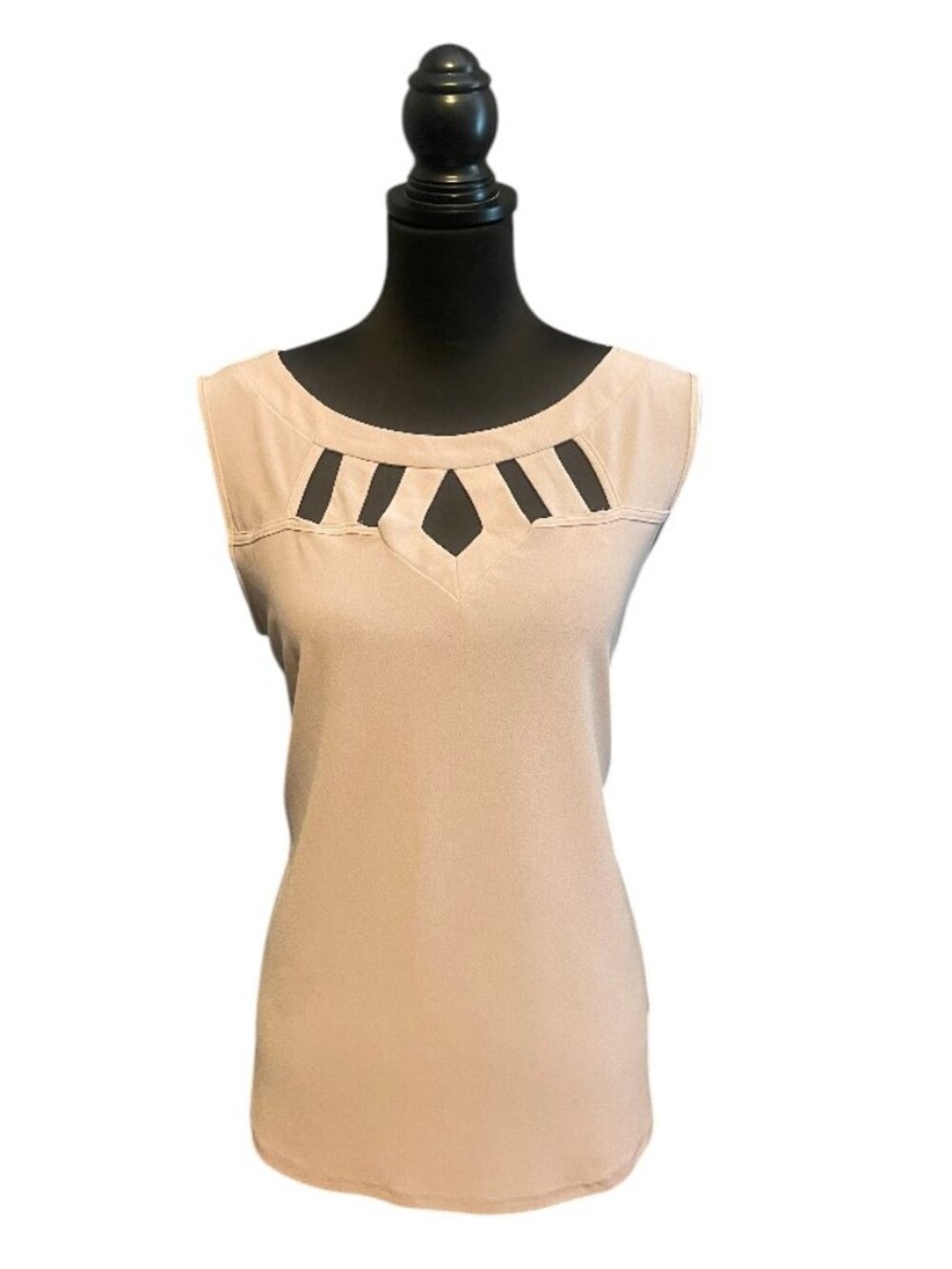 SLEEVELESS GEOMETRIC BLOUSE